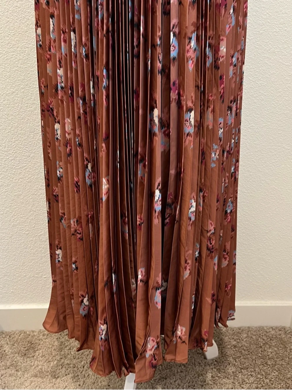BHLDN Maya Pleated V-Neck Midi Dress - Picture 6 of 16